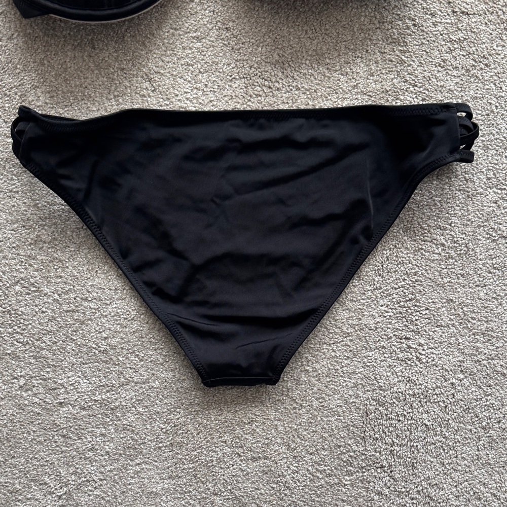 Shade & Shore Black Women's Bikini Set - Picture 3 of 6
